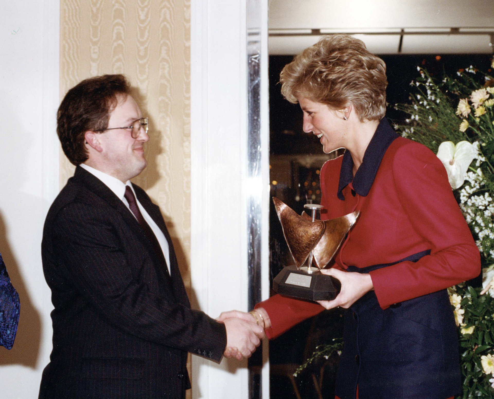 Fraser Pithie receiving award from Princess Diana